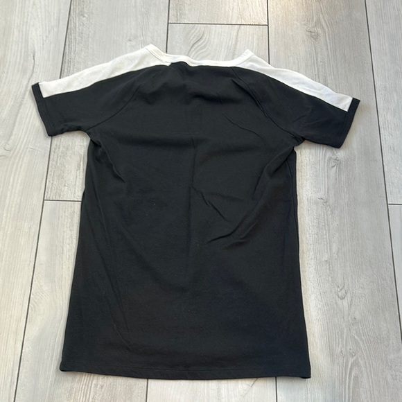 Pink Victoria’s Secret Black and White V-Neck T-Shirt - Picture 3 of 7